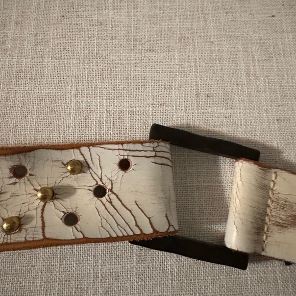 Leather white belt - Picture 2 of 3